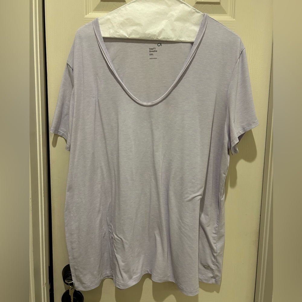 GAP Fit Breathe Soft Lavender Short Sleeve Athletic Tee